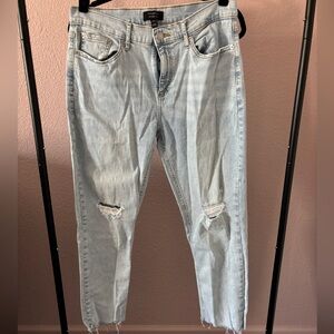 Lightwash Banana Republic Girlfriend Ankle Jeans - Capsule Closet Basics Denim